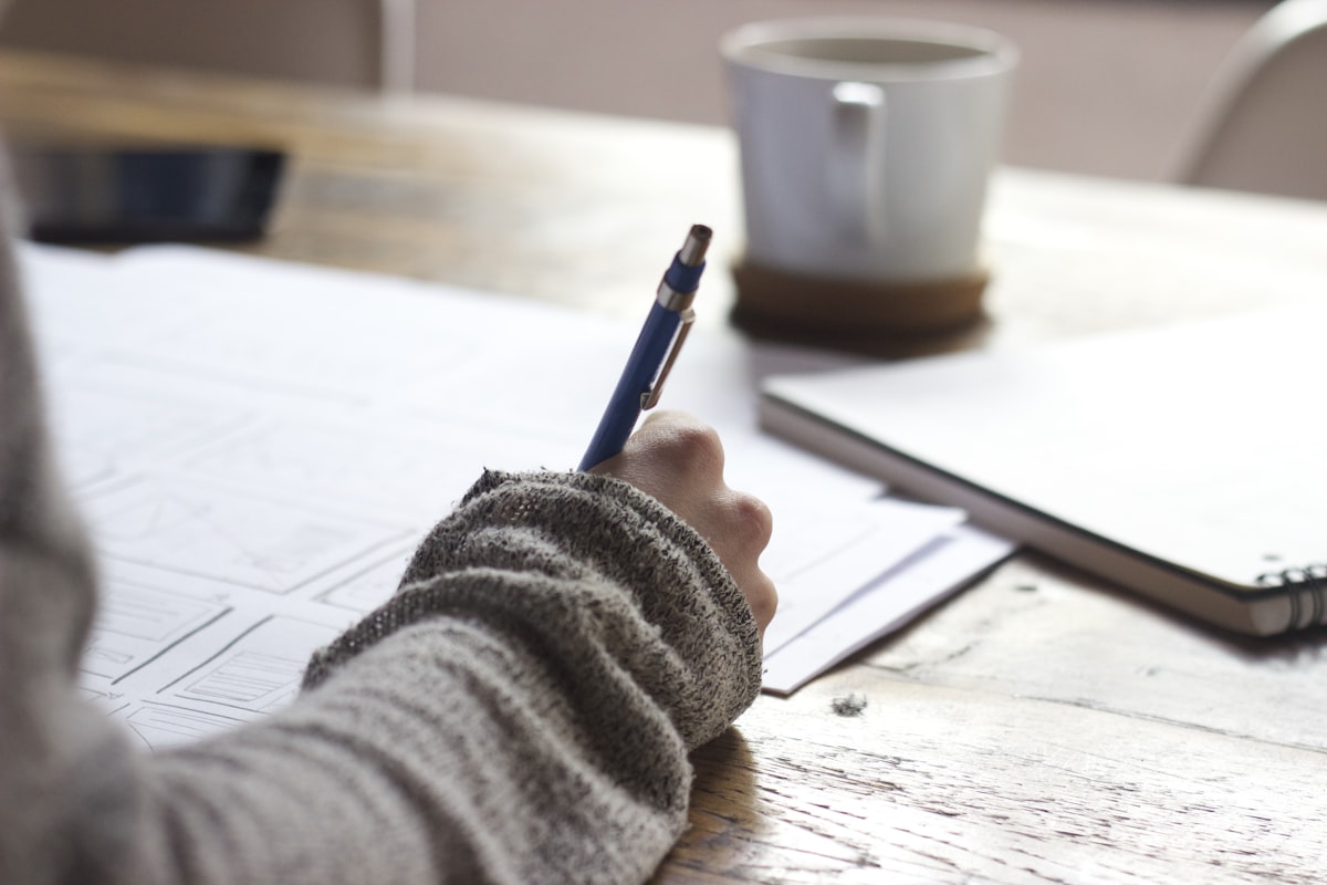 Gráficas de análisis de datos y métricas de conversión de leads